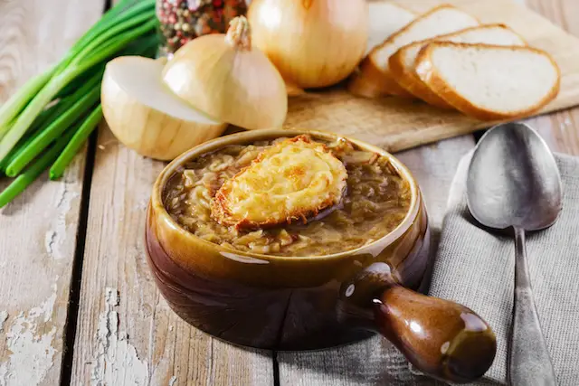 This is a simple, yet rich and elegant french onion soup recipe.  Recipe calls for beef broth,  onions, butter, white wine, parsley, french bread and swiss cheese.