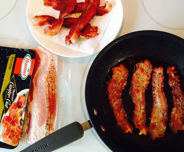 How to Fry Bacon for Breakfast