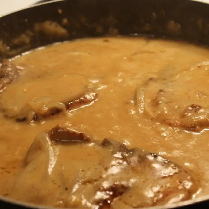 porkchops #smothered #smotheredporkchops #easydinner #easyrecipe #yum, smothered pork chops