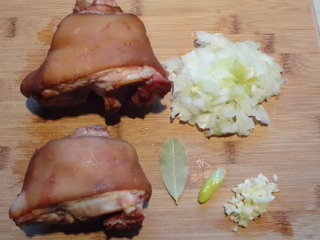 Beans and Ham Hocks Ingredients Beans and Ham Hocks Ingredients