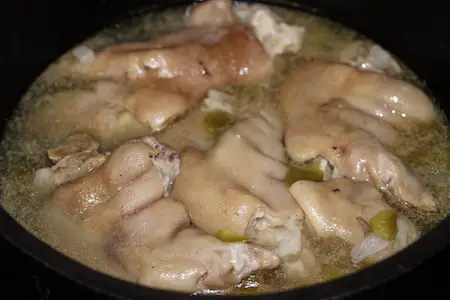 feet pigs pig soul boiled recipe slow pot cooked cooker cook recipes chitterlings simmering southern souse cooking