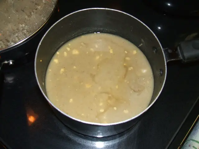 This Giblet Gravy Trick Is Blazing Hot Across Food Squares